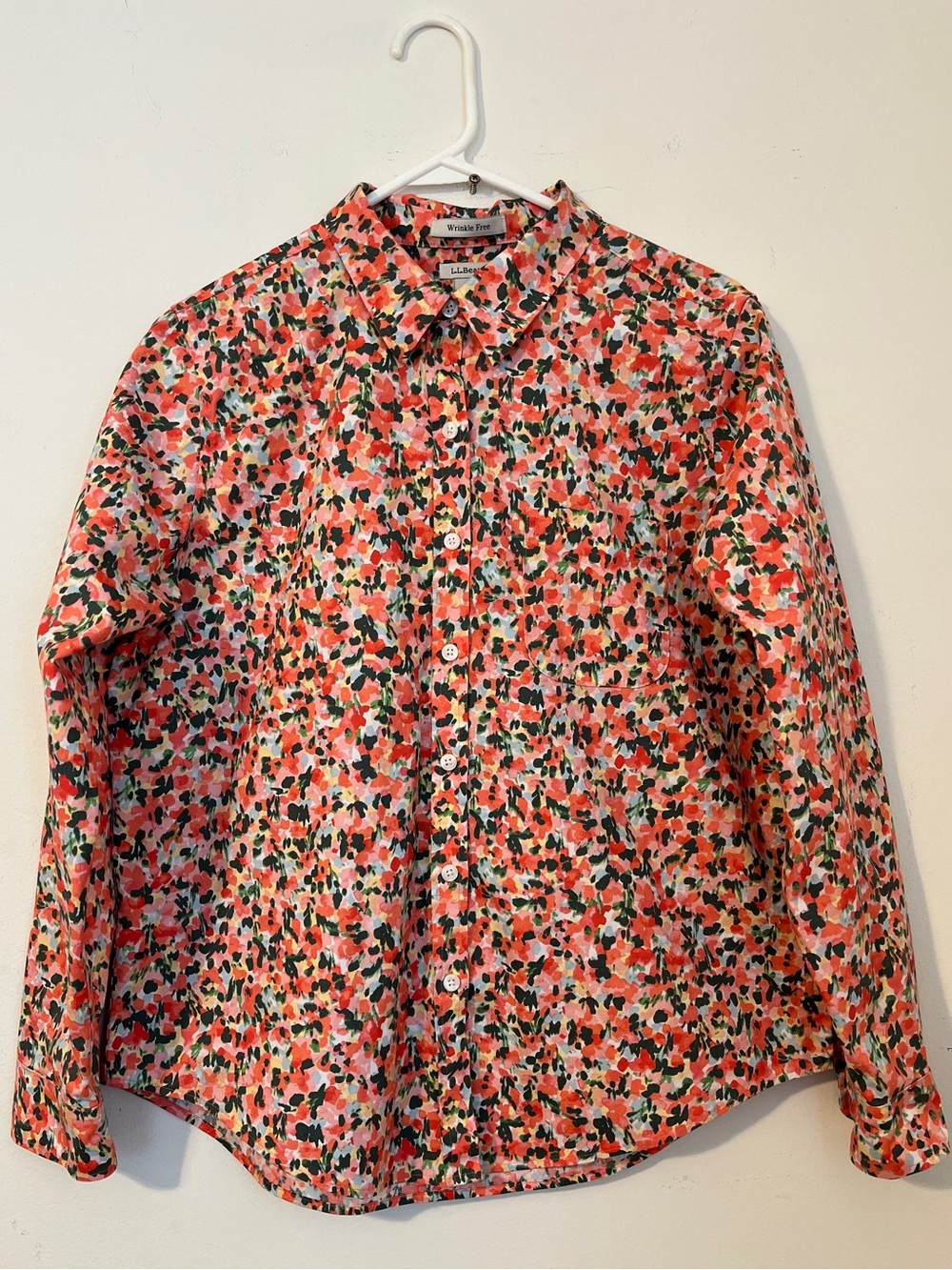 L.L. Bean women’s floral Blouse with Button size M Wrinkle Free 100% Cotton - Picture 2 of 10